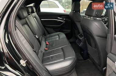 Позашляховик / Кросовер Audi e-tron 2021 в 