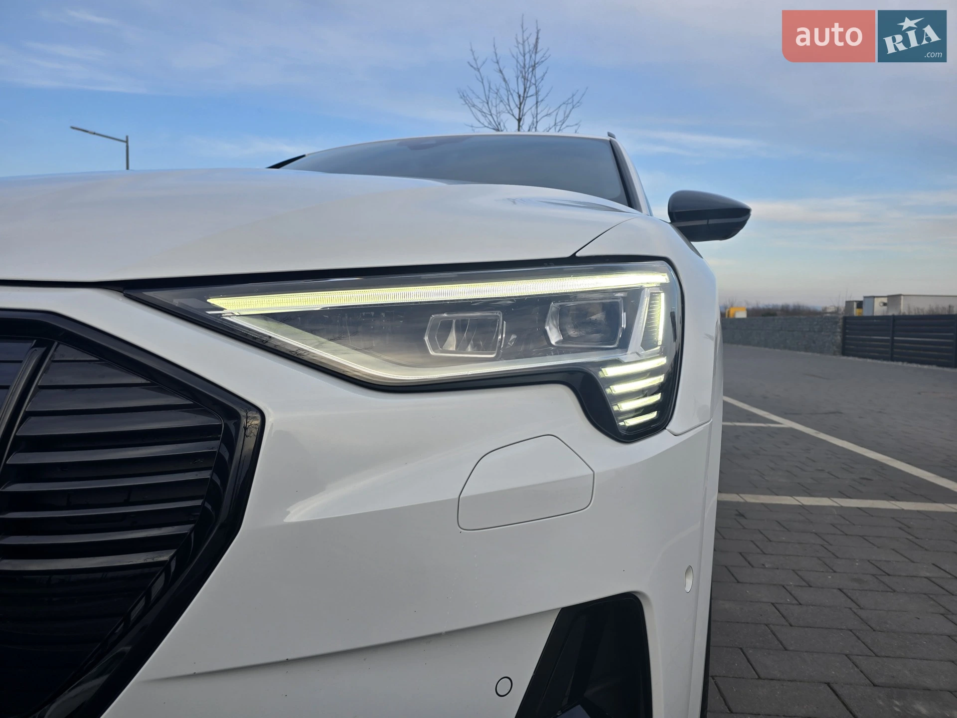 2020 Audi e-tron - мініатюра 9