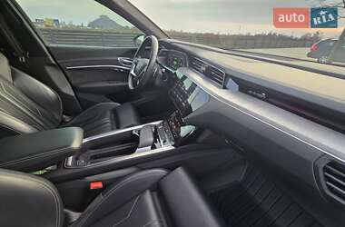 Внедорожник / Кроссовер Audi e-tron 2020 в 