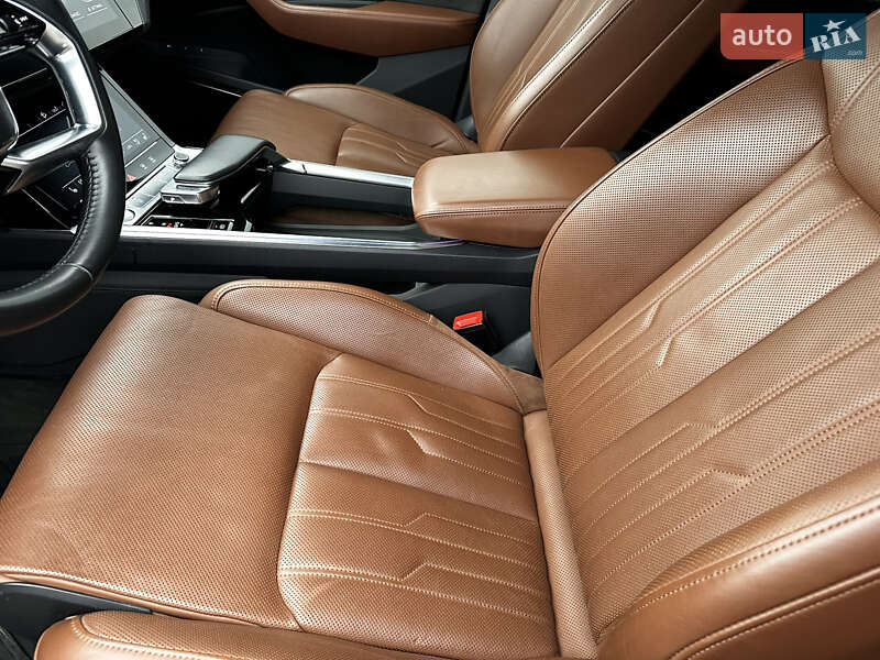 Позашляховик / Кросовер Audi e-tron 2019 в Києві