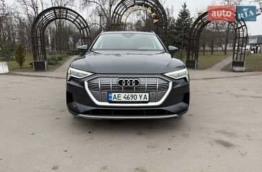 Внедорожник / Кроссовер Audi e-tron 2019 в 