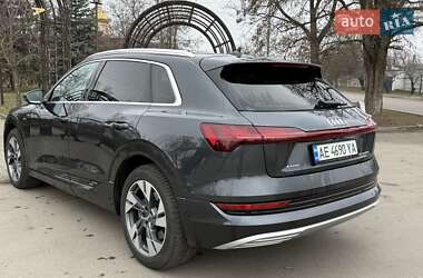 Внедорожник / Кроссовер Audi e-tron 2019 в 