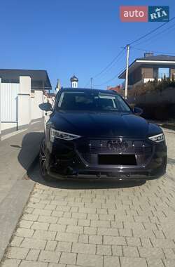 Внедорожник / Кроссовер Audi e-tron 2019 в 