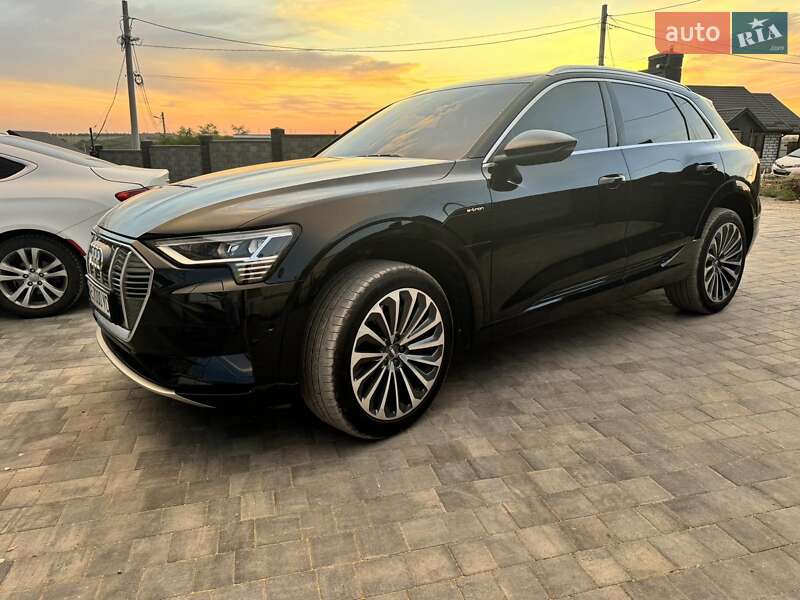 Audi e-tron 2019