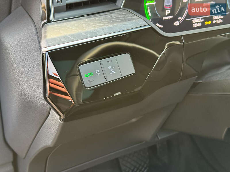 Позашляховик / Кросовер Audi e-tron 2020 в Чернівцях