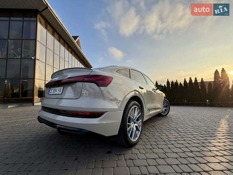 Позашляховик / Кросовер Audi e-tron 2020 в Чернівцях