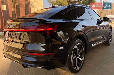 Внедорожник / Кроссовер Audi e-tron 2021 в 