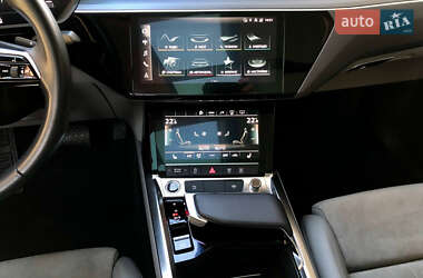 Внедорожник / Кроссовер Audi e-tron 2021 в 