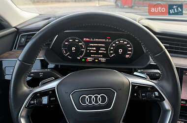 Внедорожник / Кроссовер Audi e-tron 2019 в 