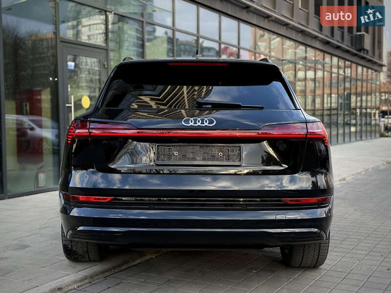 Позашляховик / Кросовер Audi e-tron 2018 в Львові фото 22 Позашляховик / Кросовер Audi e-tron 2018 в Львові