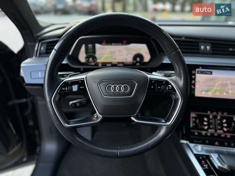 Позашляховик / Кросовер Audi e-tron 2018 в Львові фото 39 Позашляховик / Кросовер Audi e-tron 2018 в Львові