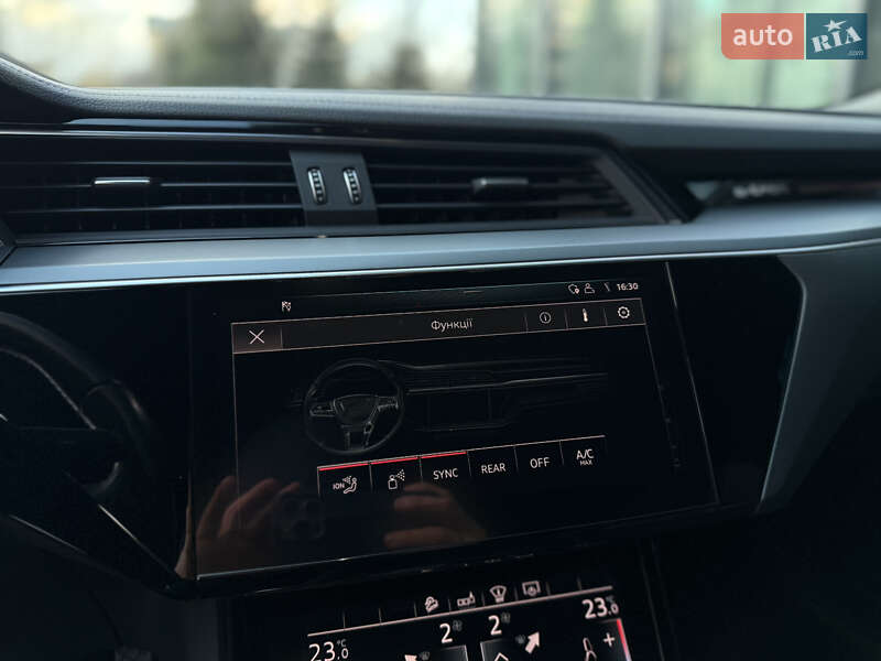 Позашляховик / Кросовер Audi e-tron 2018 в Львові фото 44 Позашляховик / Кросовер Audi e-tron 2018 в Львові