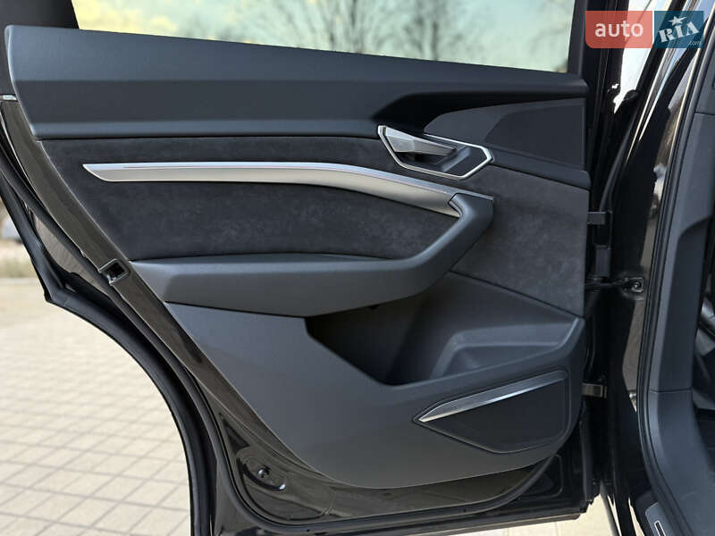 Позашляховик / Кросовер Audi e-tron 2018 в Львові фото 54 Позашляховик / Кросовер Audi e-tron 2018 в Львові