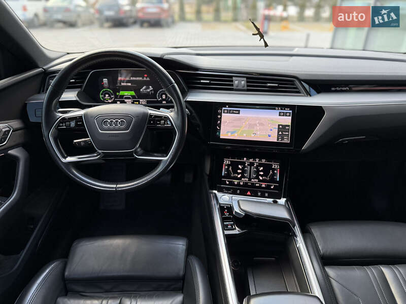 Позашляховик / Кросовер Audi e-tron 2018 в Львові фото 61 Позашляховик / Кросовер Audi e-tron 2018 в Львові