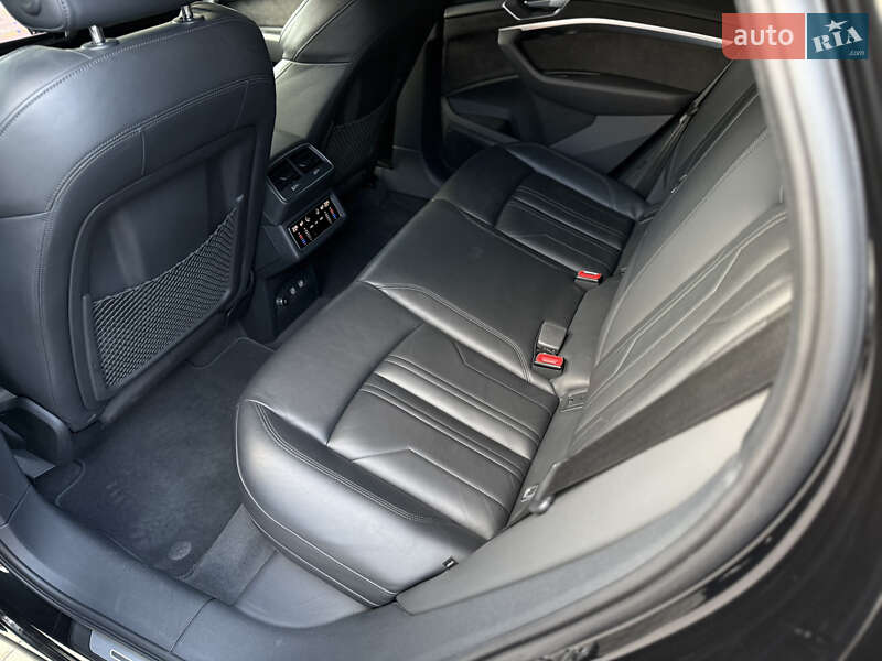 Позашляховик / Кросовер Audi e-tron 2018 в Львові фото 56 Позашляховик / Кросовер Audi e-tron 2018 в Львові