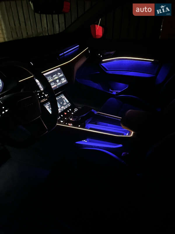 Внедорожник / Кроссовер Audi e-tron 2019 в Киеве