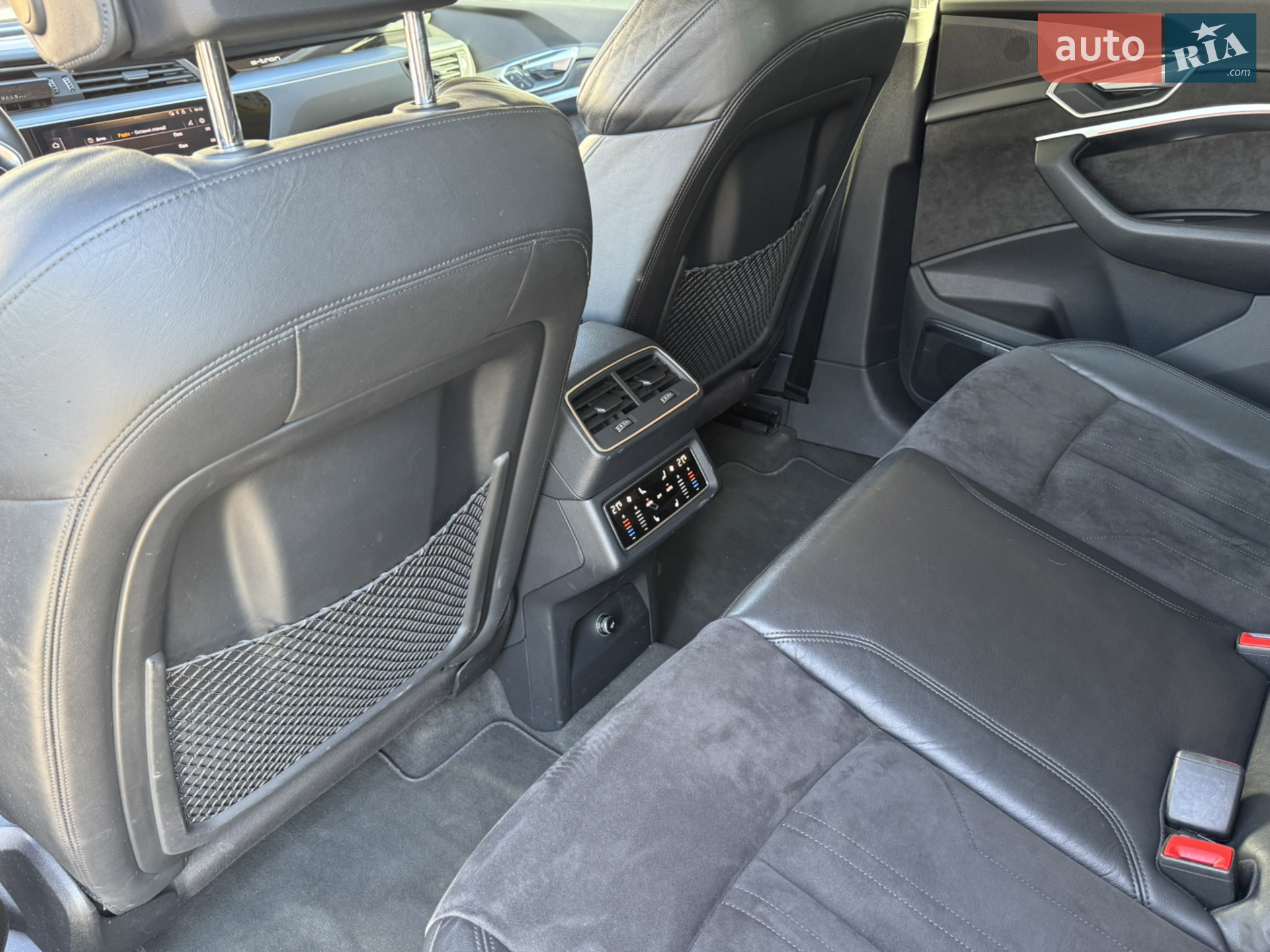 2019 Audi e-tron - мініатюра 13