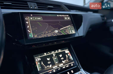 Внедорожник / Кроссовер Audi e-tron 2020 в 