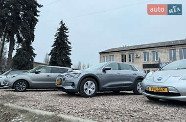 Внедорожник / Кроссовер Audi e-tron 2020 в 