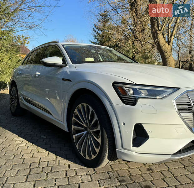 Внедорожник / Кроссовер Audi e-tron 2019 в 