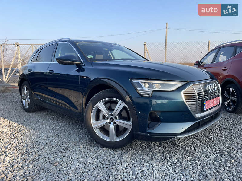 Позашляховик / Кросовер Audi e-tron 2021 в Львові