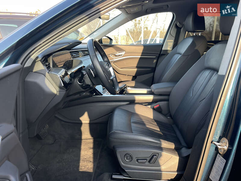 Позашляховик / Кросовер Audi e-tron 2021 в Львові