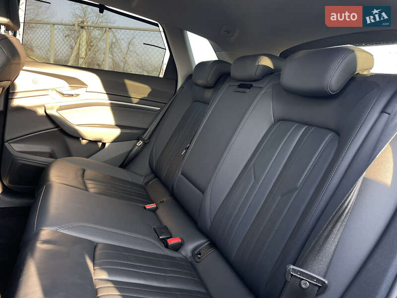 Позашляховик / Кросовер Audi e-tron 2021 в Львові