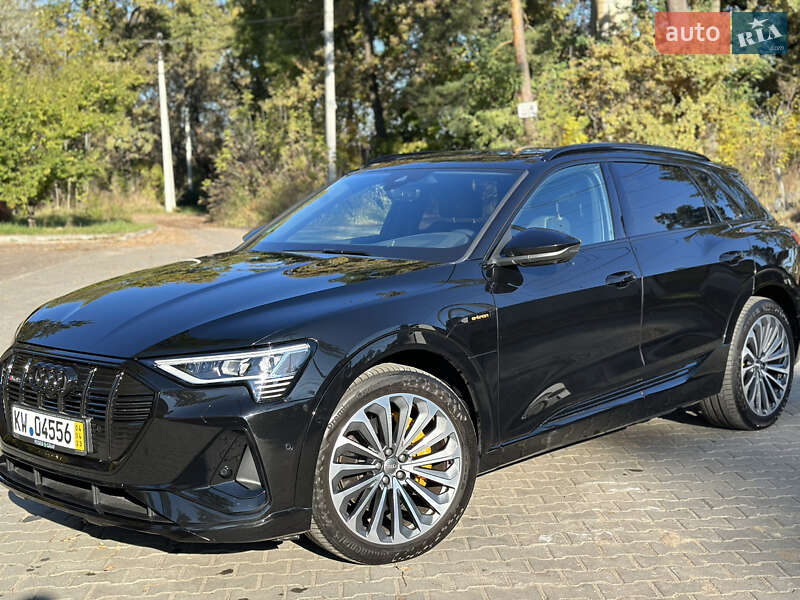 Позашляховик / Кросовер Audi e-tron 2020 в Києві