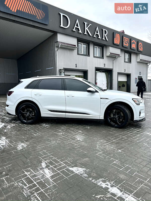Внедорожник / Кроссовер Audi e-tron 2019 в Хмельницком