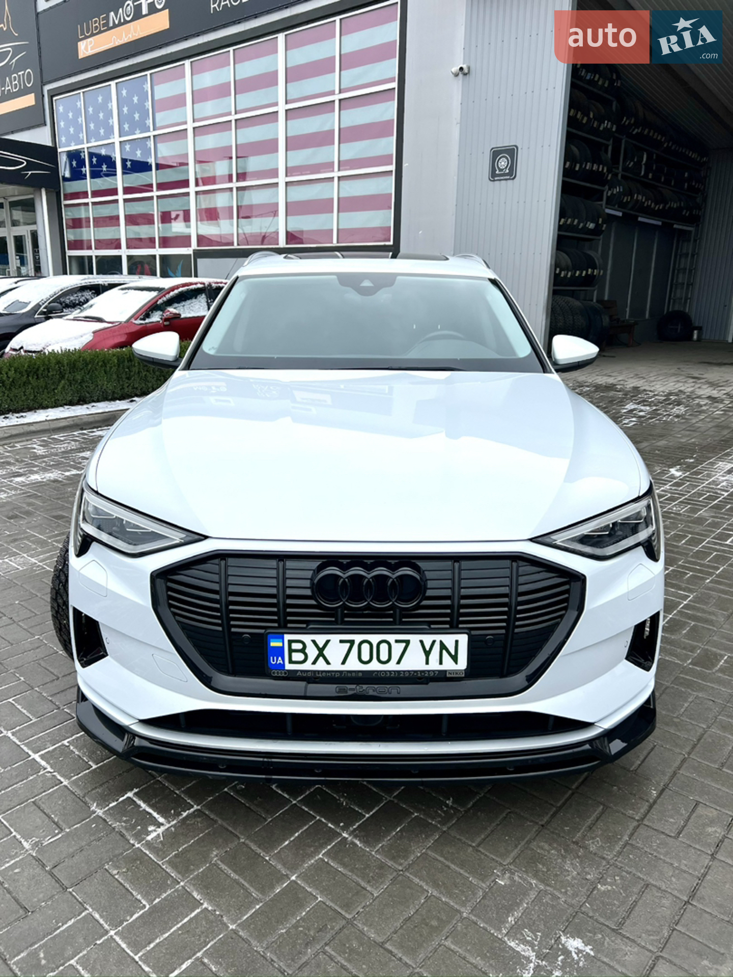 2019 Audi e-tron - мініатюра 2