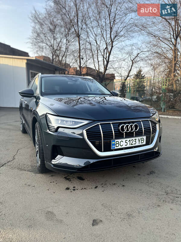 Audi e-tron 2019