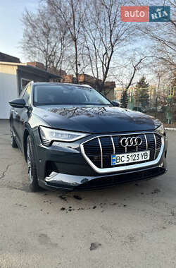 Внедорожник / Кроссовер Audi e-tron 2019 в 
