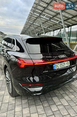 Внедорожник / Кроссовер Audi e-tron 2019 в 