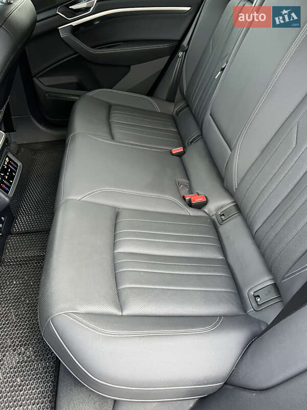 Внедорожник / Кроссовер Audi e-tron 2021 в Буковеле