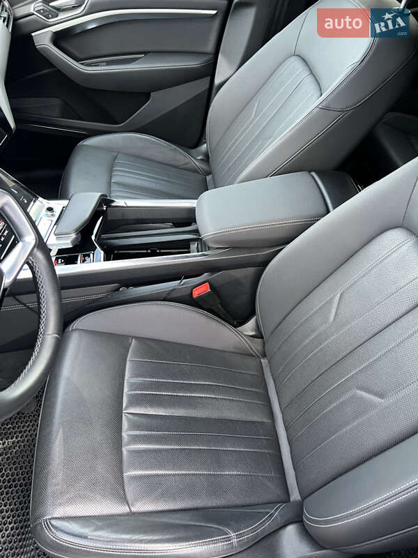 Внедорожник / Кроссовер Audi e-tron 2021 в Буковеле