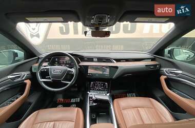 Внедорожник / Кроссовер Audi e-tron 2021 в 