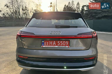 Внедорожник / Кроссовер Audi e-tron 2019 в 