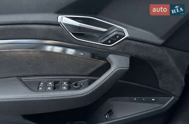 Внедорожник / Кроссовер Audi e-tron 2019 в 
