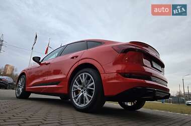 Позашляховик / Кросовер Audi e-tron 2021 в 