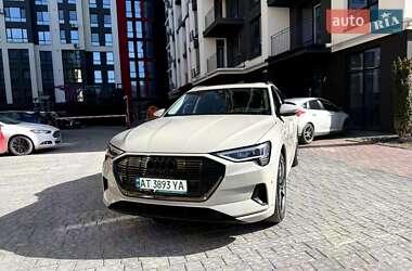 Внедорожник / Кроссовер Audi e-tron 2021 в 