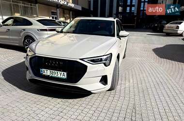 Внедорожник / Кроссовер Audi e-tron 2021 в 