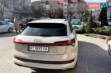 Внедорожник / Кроссовер Audi e-tron 2021 в 