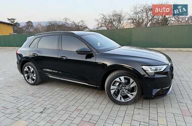 Внедорожник / Кроссовер Audi e-tron 2020 в 