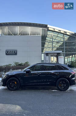 Внедорожник / Кроссовер Audi e-tron 2022 в 
