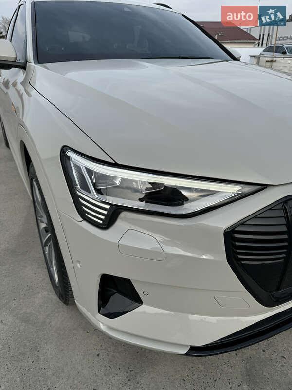 Внедорожник / Кроссовер Audi e-tron 2020 в Мукачево