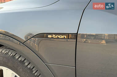 Внедорожник / Кроссовер Audi e-tron 2019 в 
