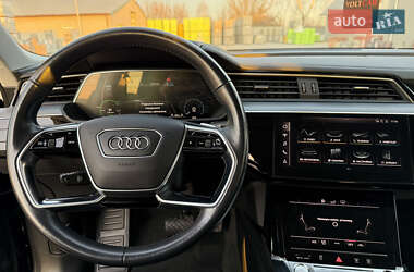 Внедорожник / Кроссовер Audi e-tron 2019 в 