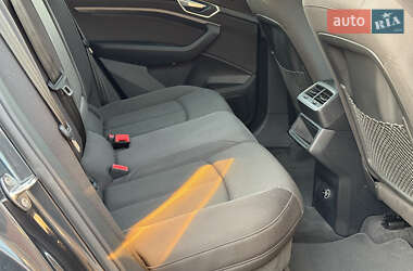 Внедорожник / Кроссовер Audi e-tron 2019 в 