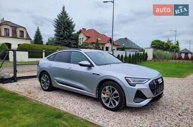 Внедорожник / Кроссовер Audi e-tron 2022 в 