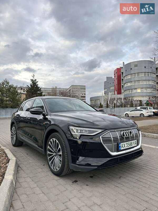 Внедорожник / Кроссовер Audi e-tron 2021 в Киеве